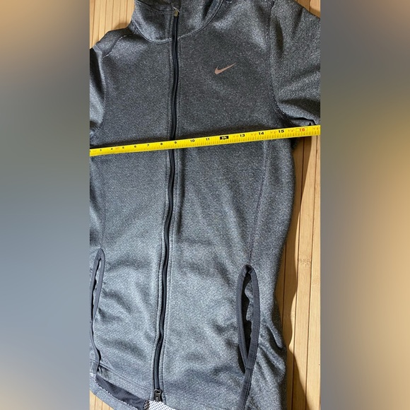 NIKE Dri-Fit gray lightweight jacket size XS - Picture 4 of 9